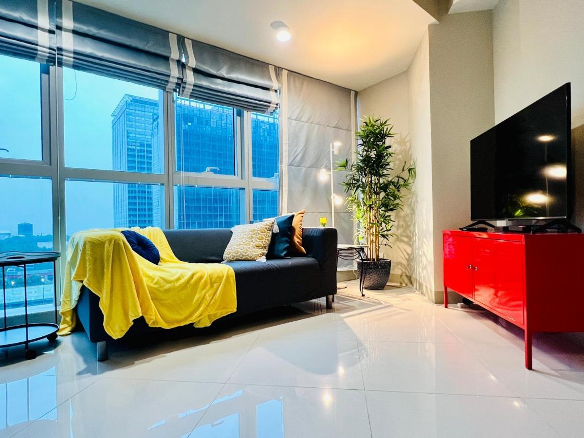 Bgc Luxury Condo - Balcony, Pool, Wi-Fi, City View - Suite 8 Manila Exterior photo